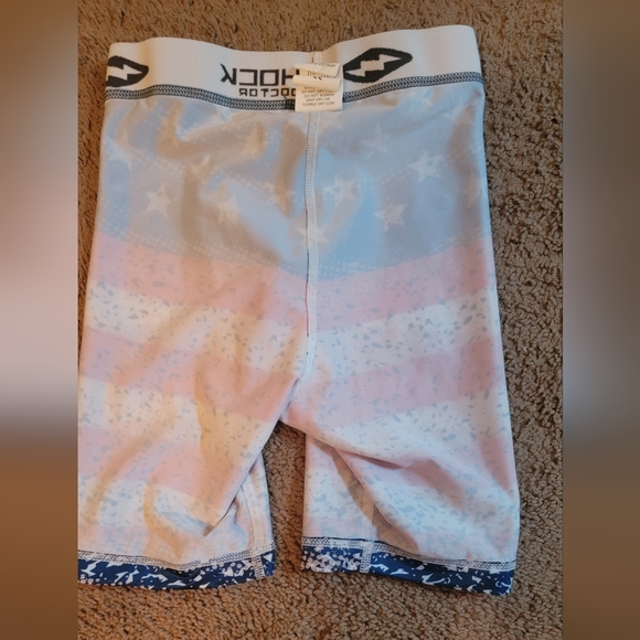 Boys shock doctor compression shorts with cup pocket - Picture 4 of 4